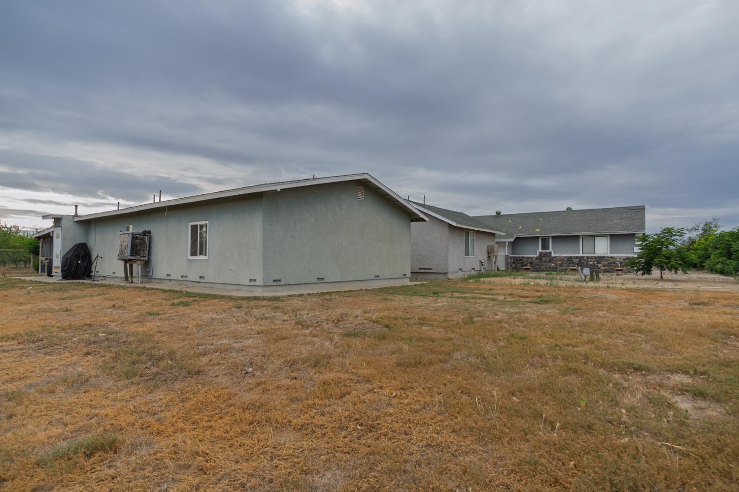 1581 W Cardella Rd, Merced, CA 95348