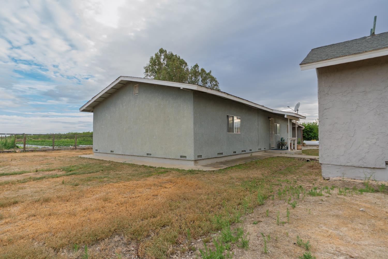 1581 W Cardella Rd, Merced, CA 95348