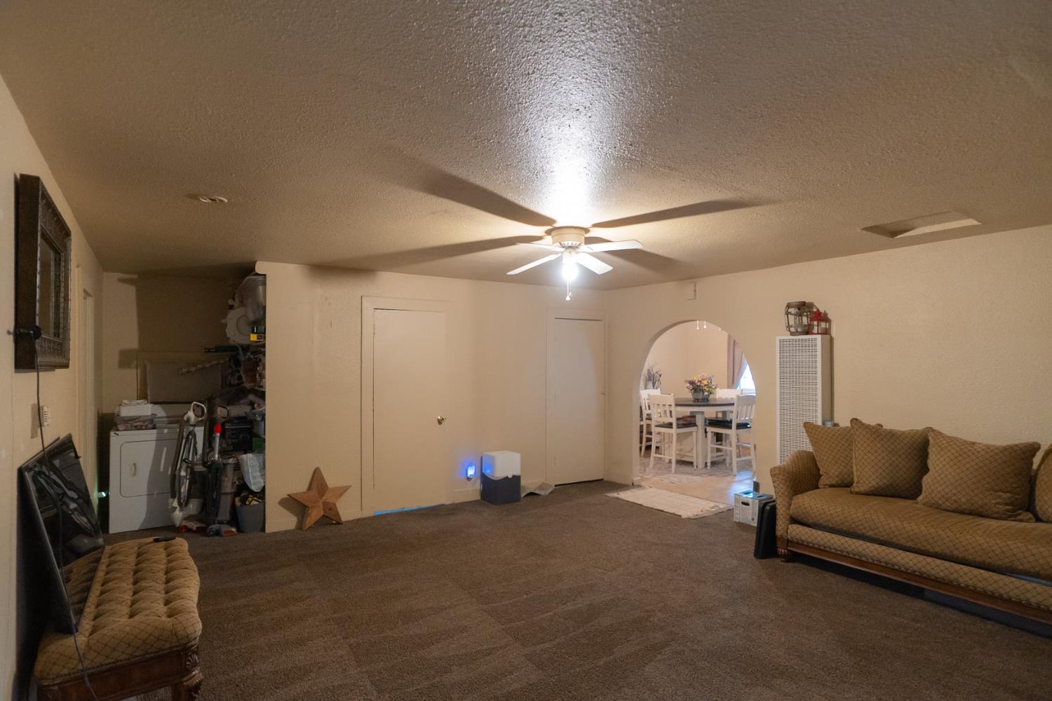 1581 W Cardella Rd, Merced, CA 95348