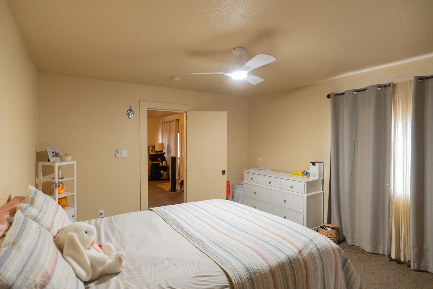 1581 W Cardella Rd, Merced, CA 95348