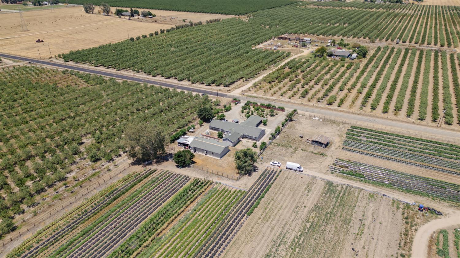 1581 W Cardella Rd, Merced, CA 95348