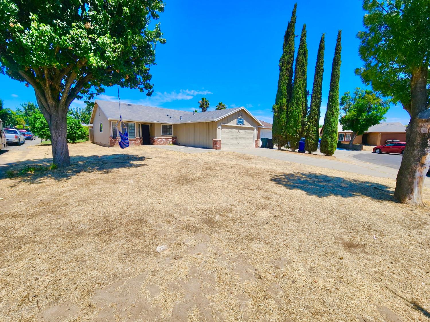 700 Lacross Ct, Modesto, CA 95351