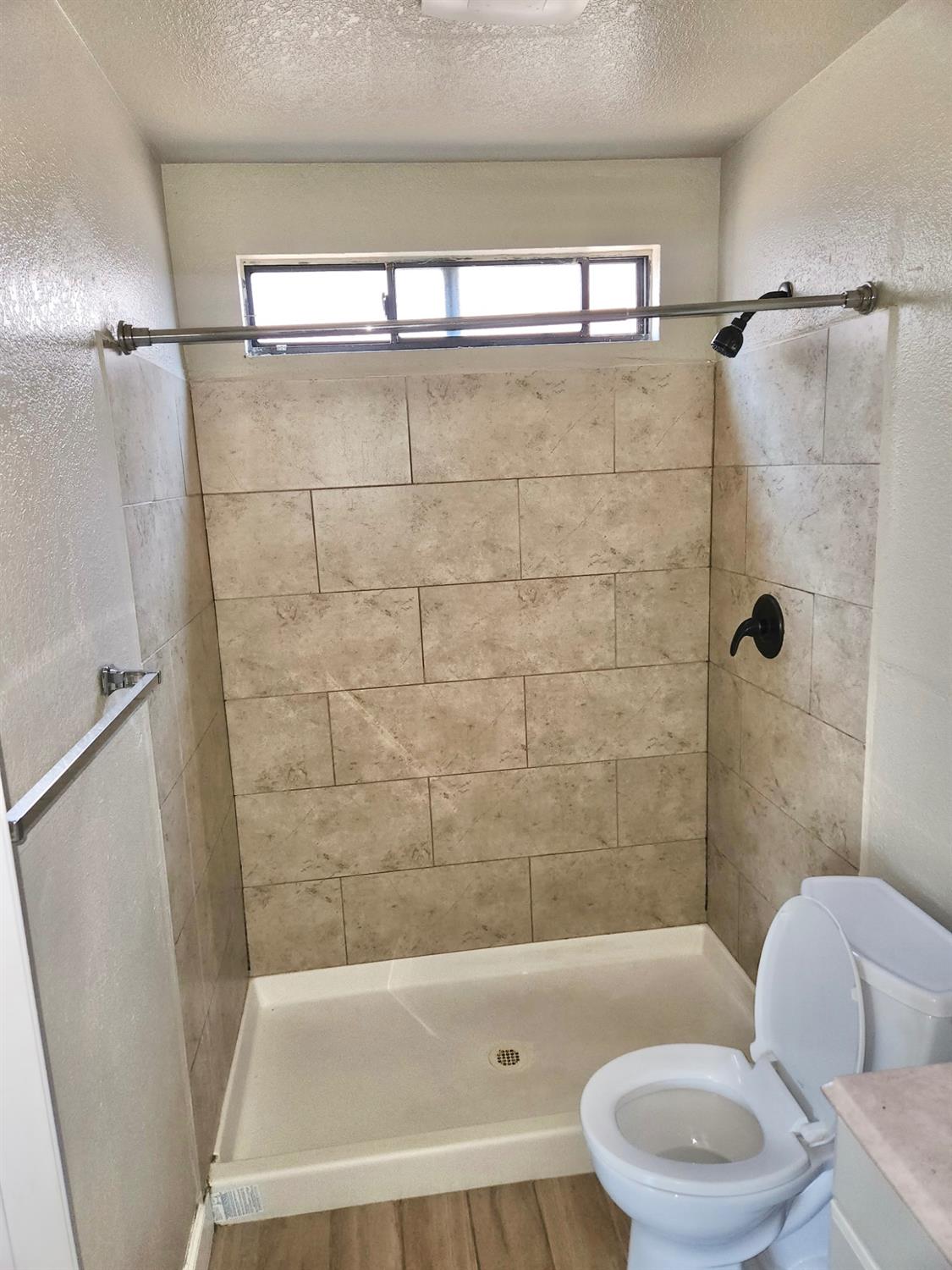 700 Lacross Ct, Modesto, CA 95351