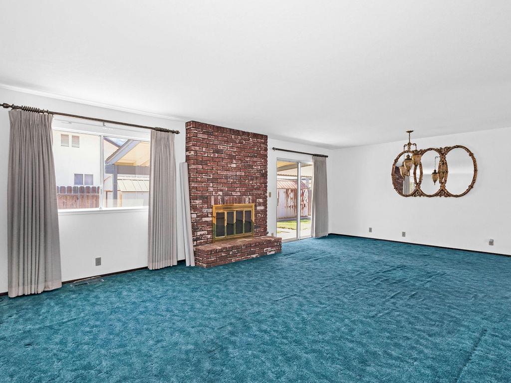 1700 Carignane Way, Escalon, CA 95320