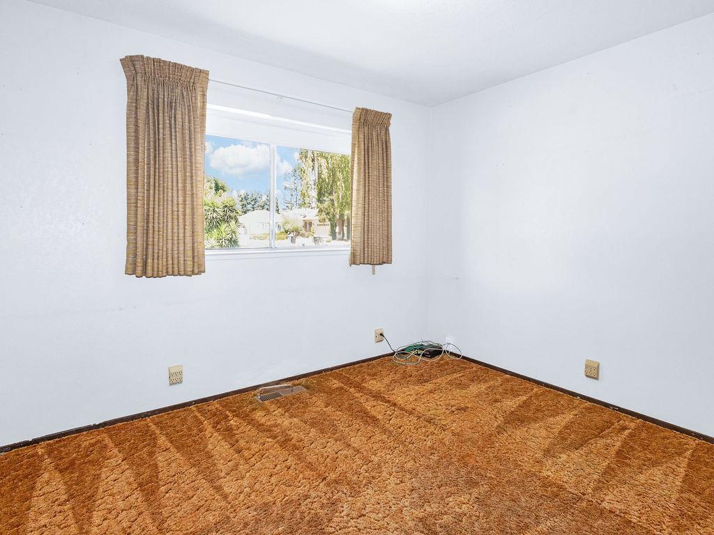 1700 Carignane Way, Escalon, CA 95320