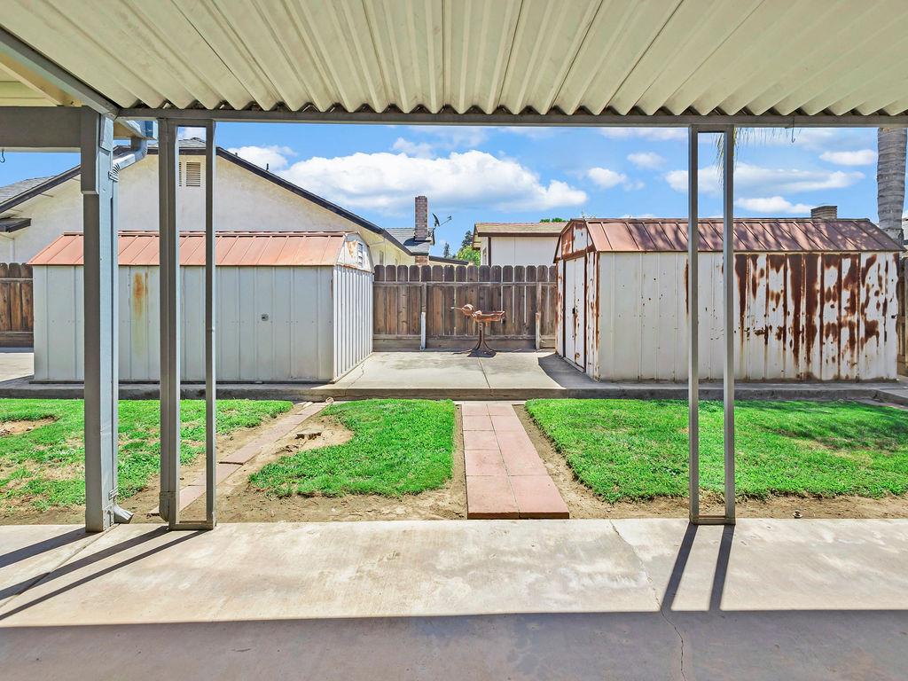 1700 Carignane Way, Escalon, CA 95320