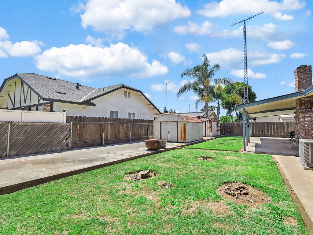 1700 Carignane Way, Escalon, CA 95320