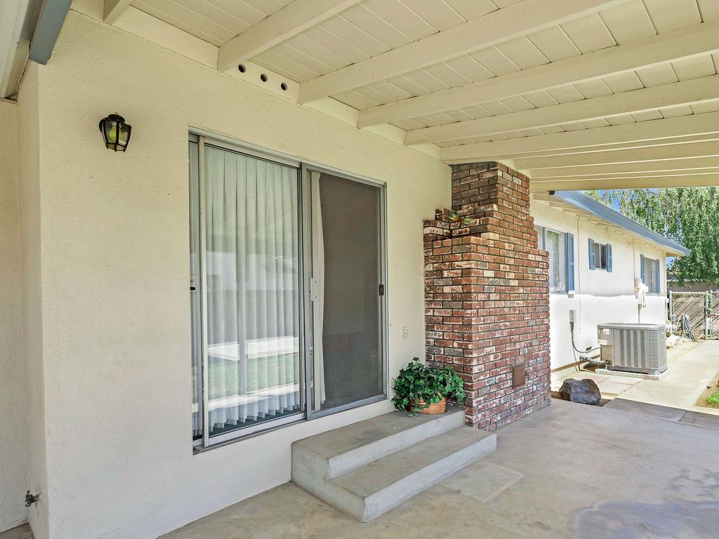 1700 Carignane Way, Escalon, CA 95320