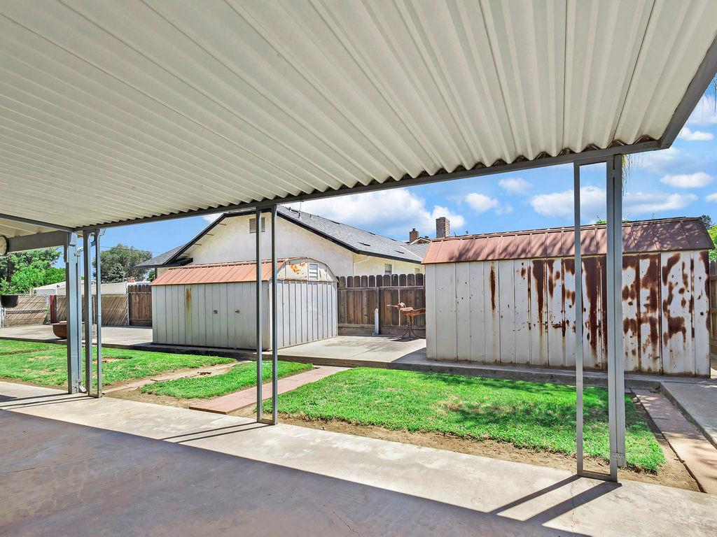 1700 Carignane Way, Escalon, CA 95320