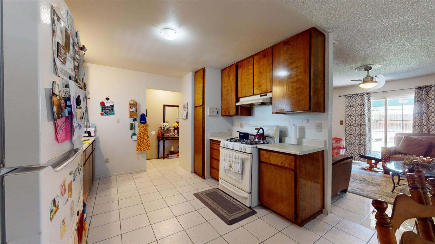 1328 Basil Ct, Newman, CA 95360