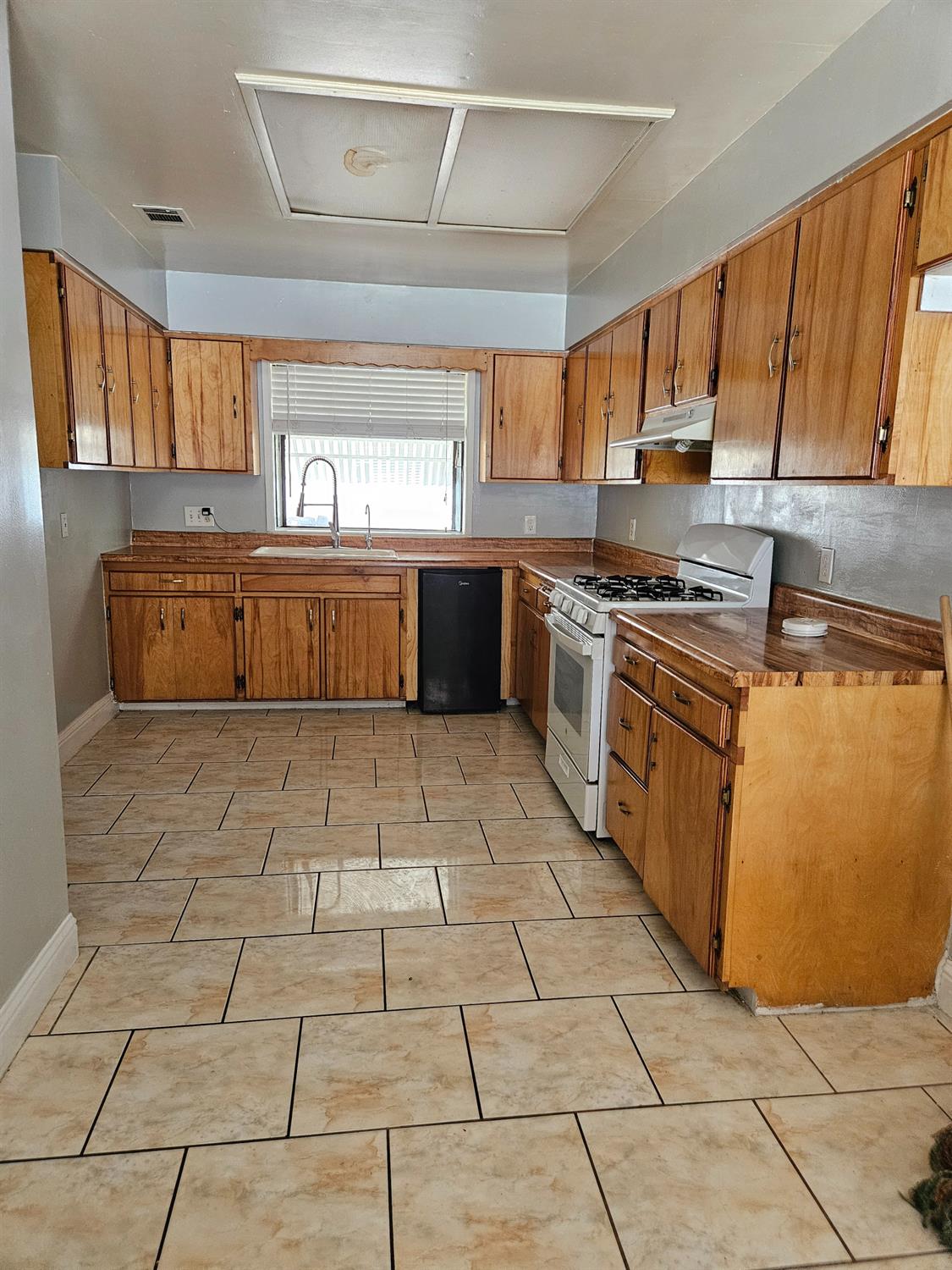 424 Poplar Ave, Manteca, CA 95336