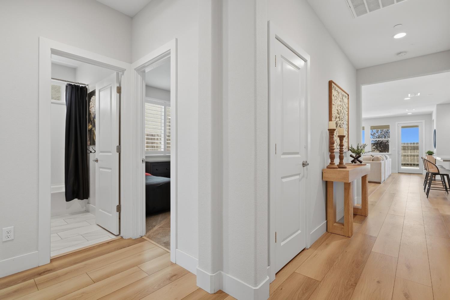 2119 Satinleaf Dr, Riverbank, CA 95367