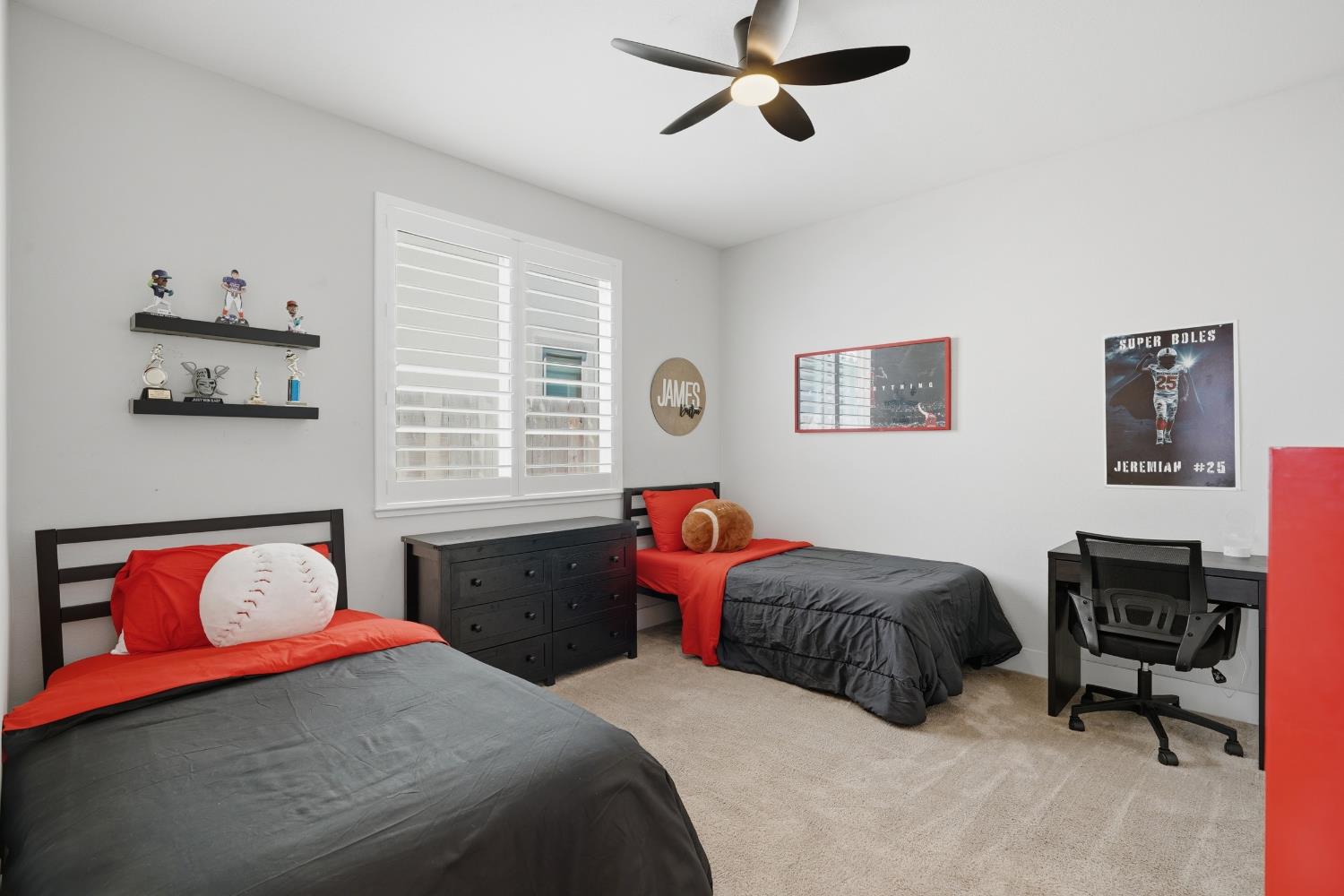 2119 Satinleaf Dr, Riverbank, CA 95367