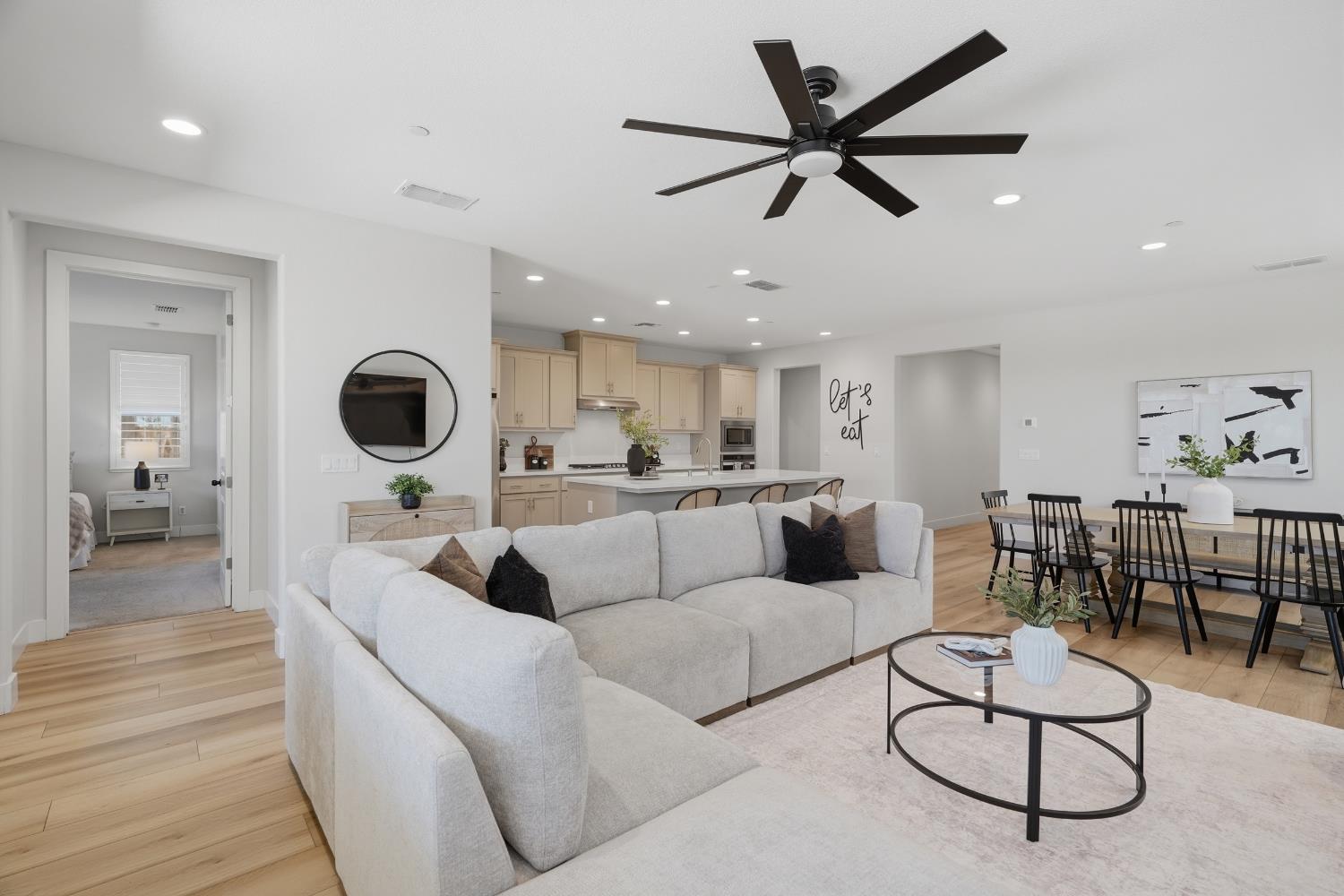 2119 Satinleaf Dr, Riverbank, CA 95367