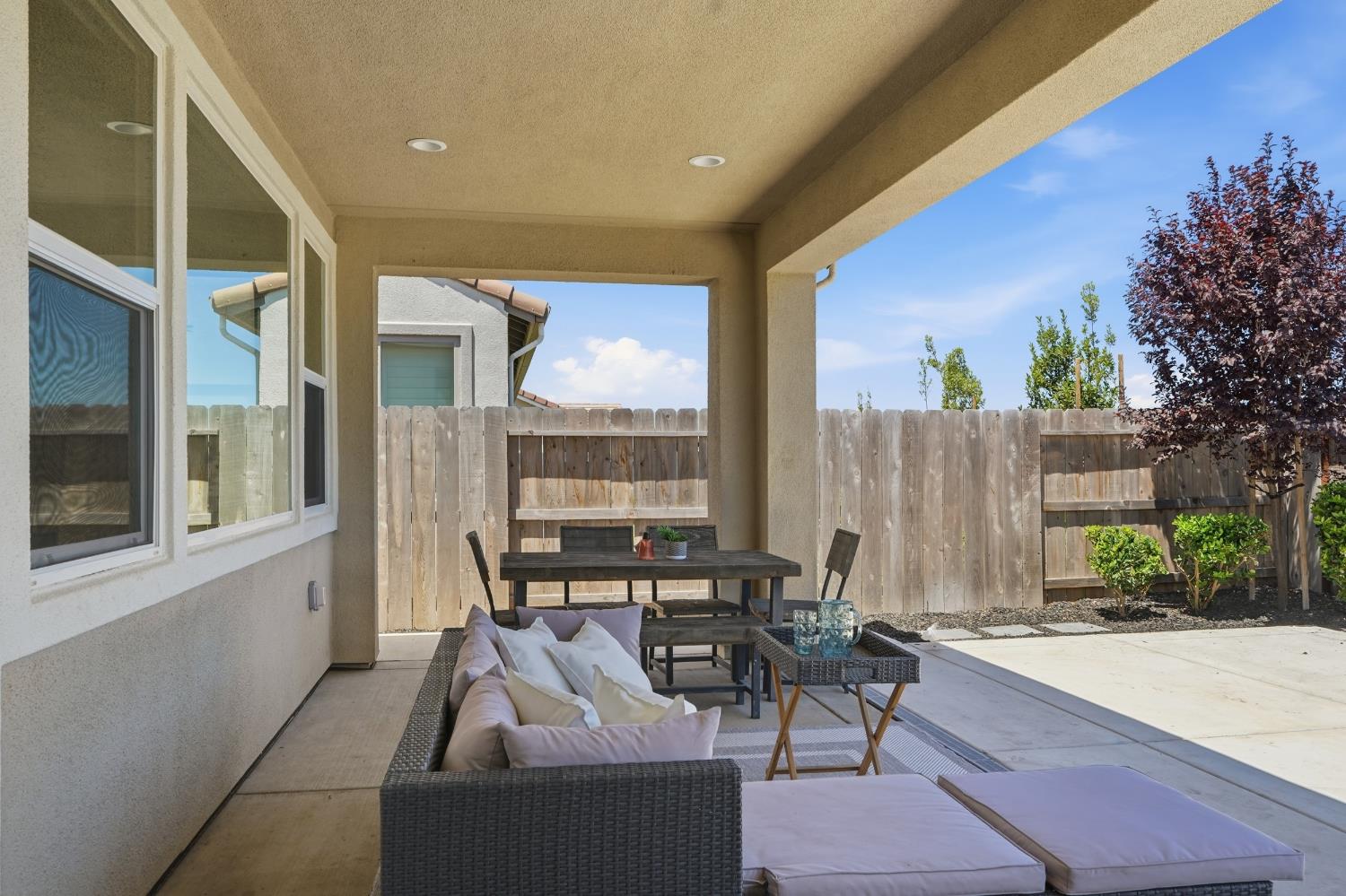 2119 Satinleaf Dr, Riverbank, CA 95367