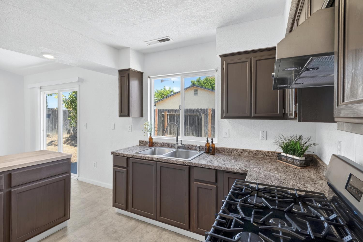 177 San Pedro St, Merced, CA 95341