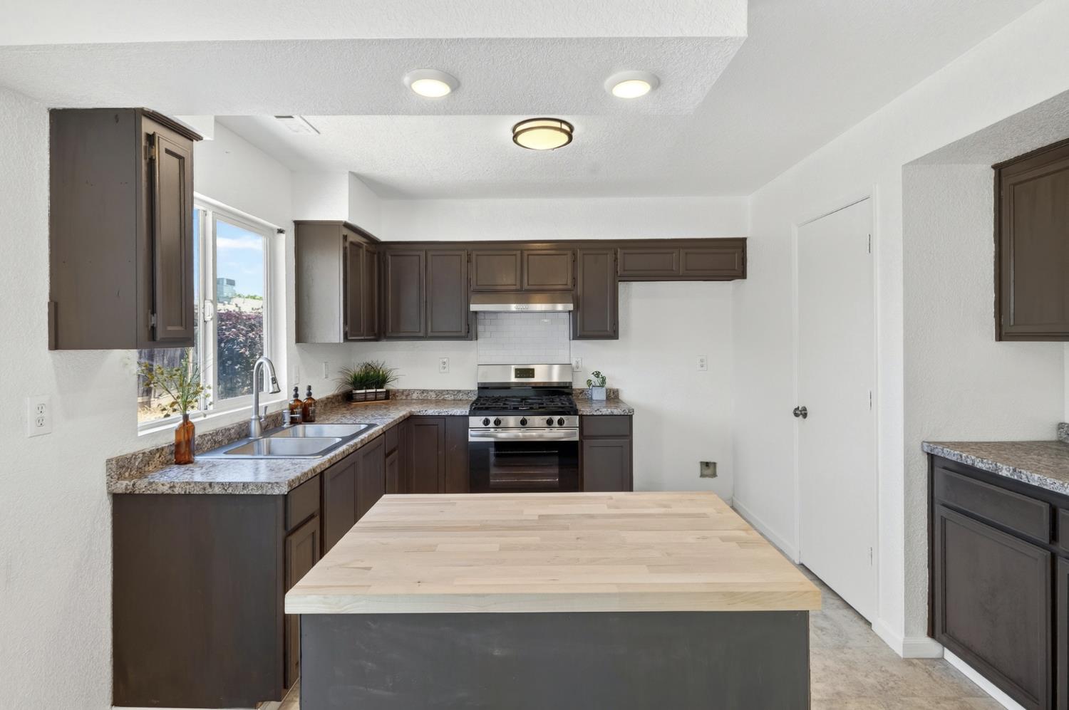 177 San Pedro St, Merced, CA 95341