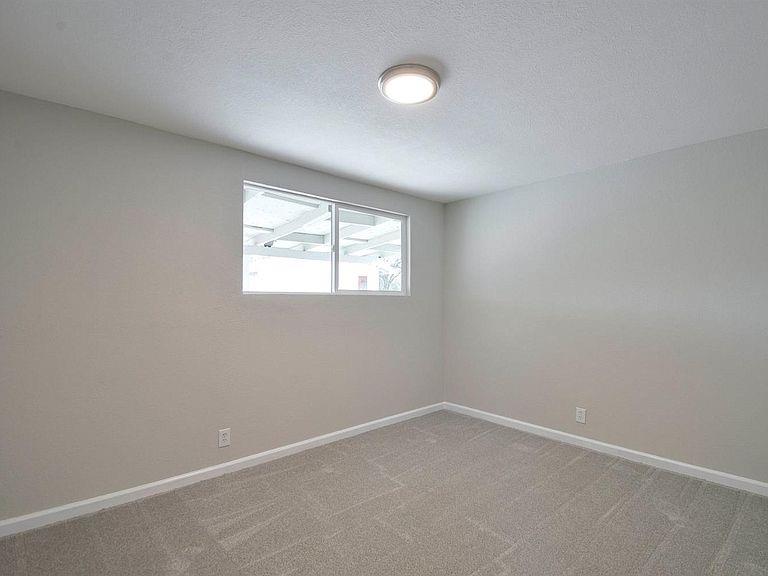 842 Vermont Ave, Los Banos, CA 93635