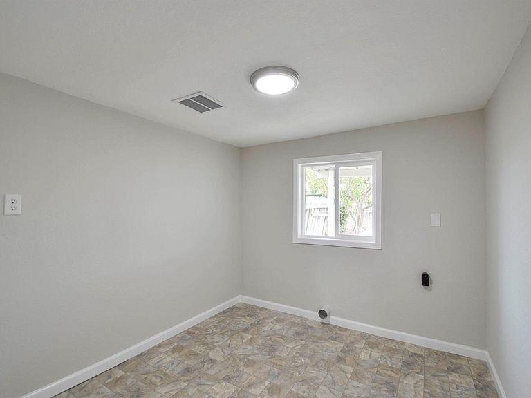 842 Vermont Ave, Los Banos, CA 93635