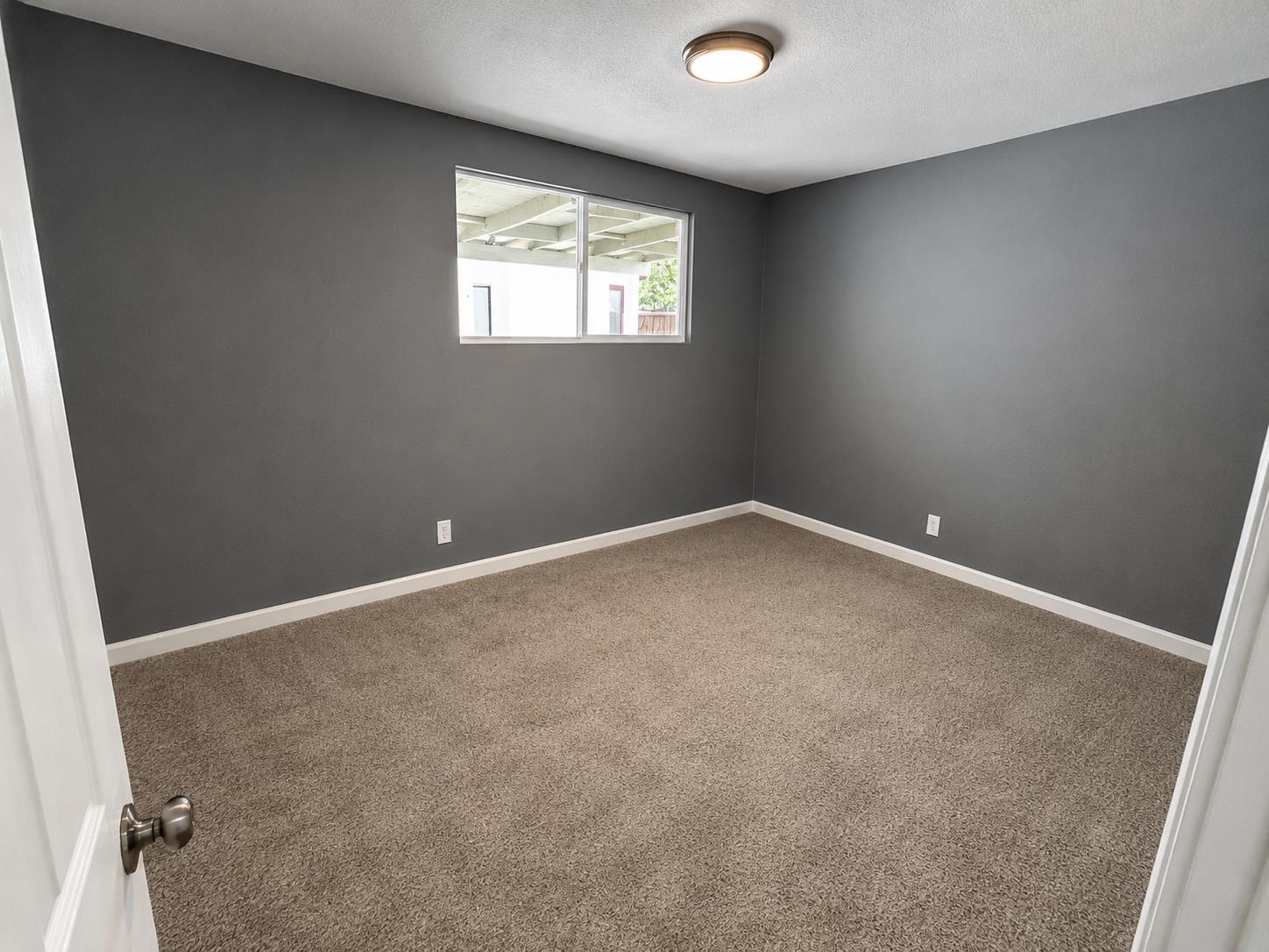 842 Vermont Ave, Los Banos, CA 93635