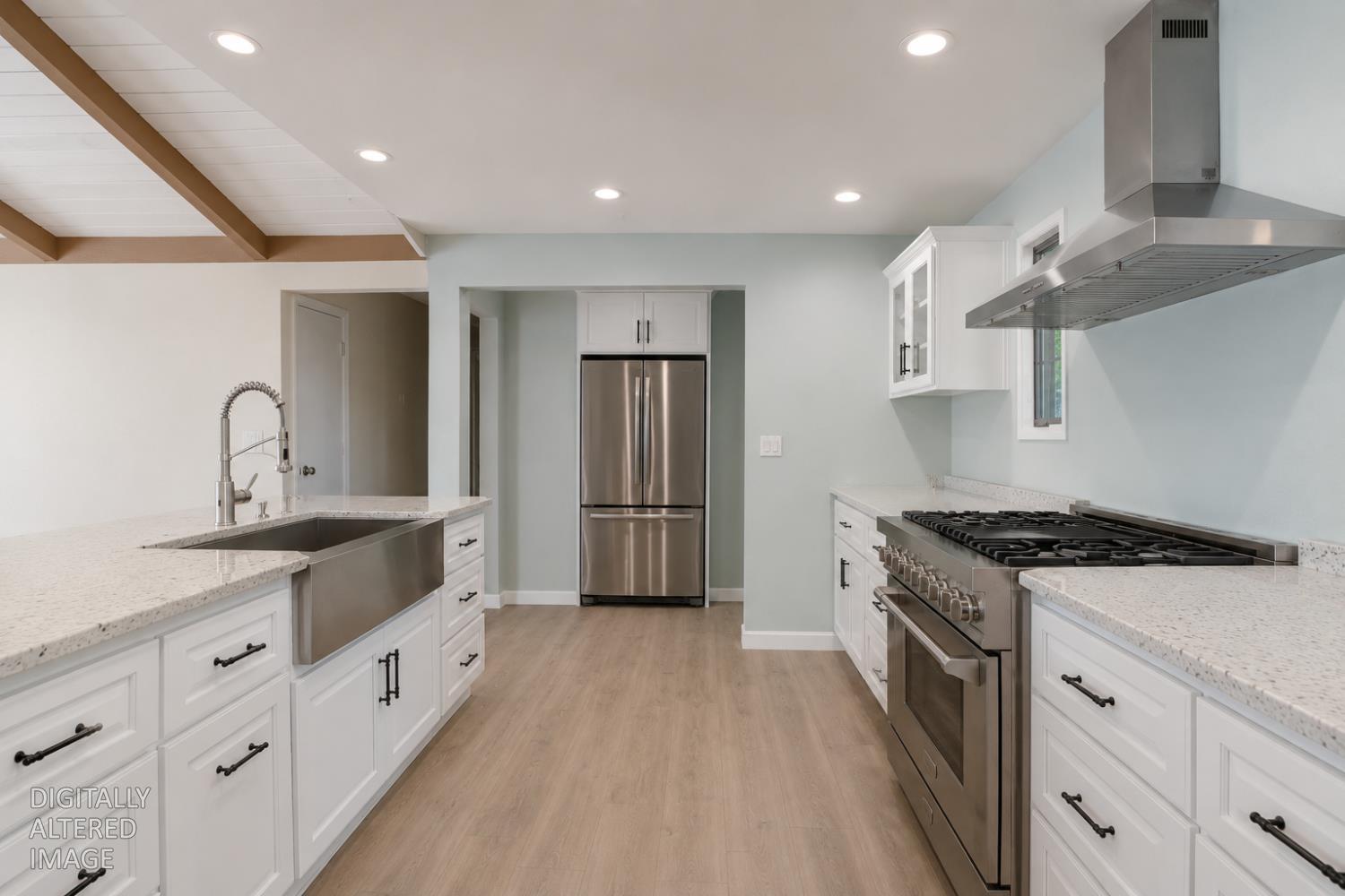 17702 Seabright Dr, Madera, CA 93638