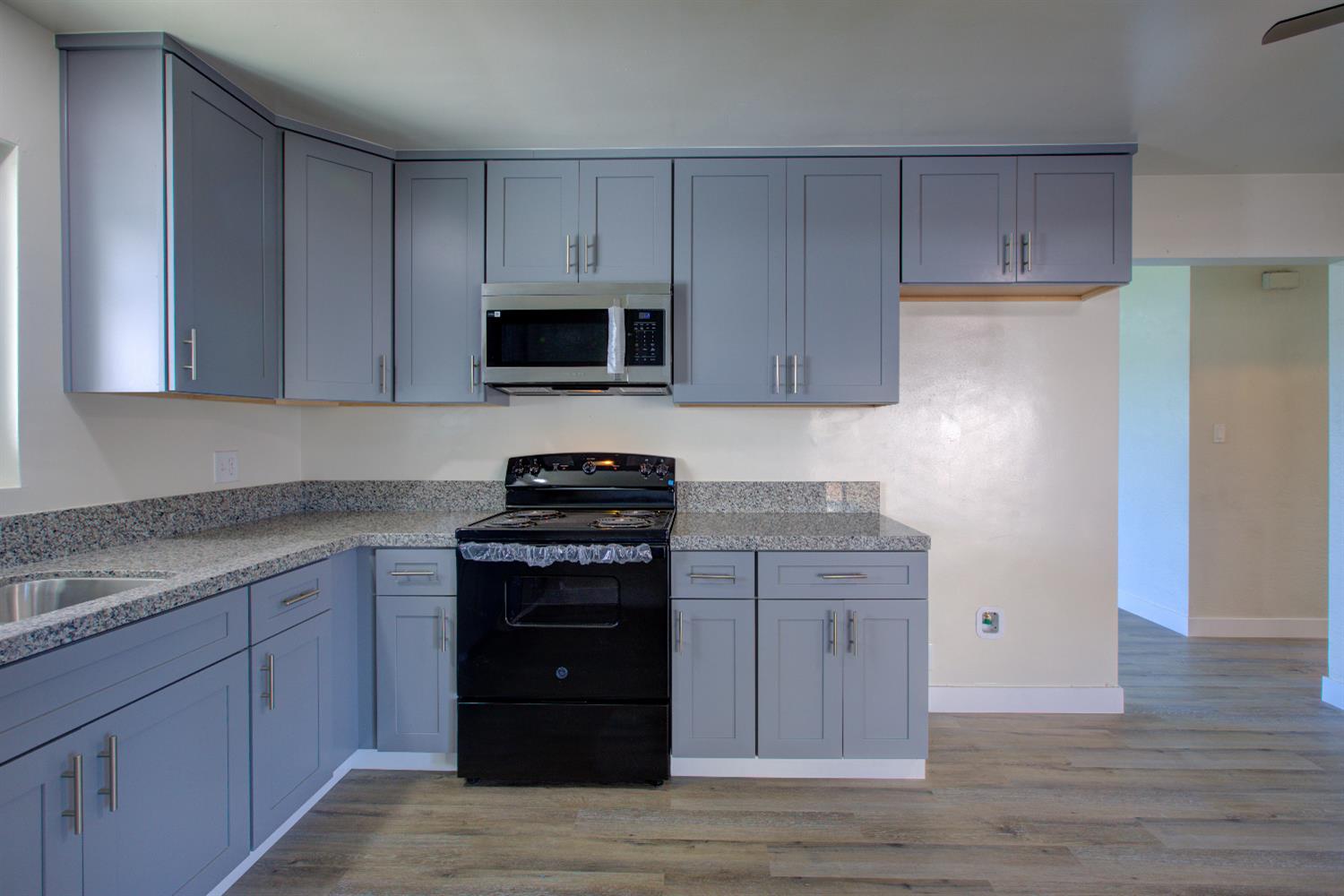 311 Charles Ave, Manteca, CA 95336