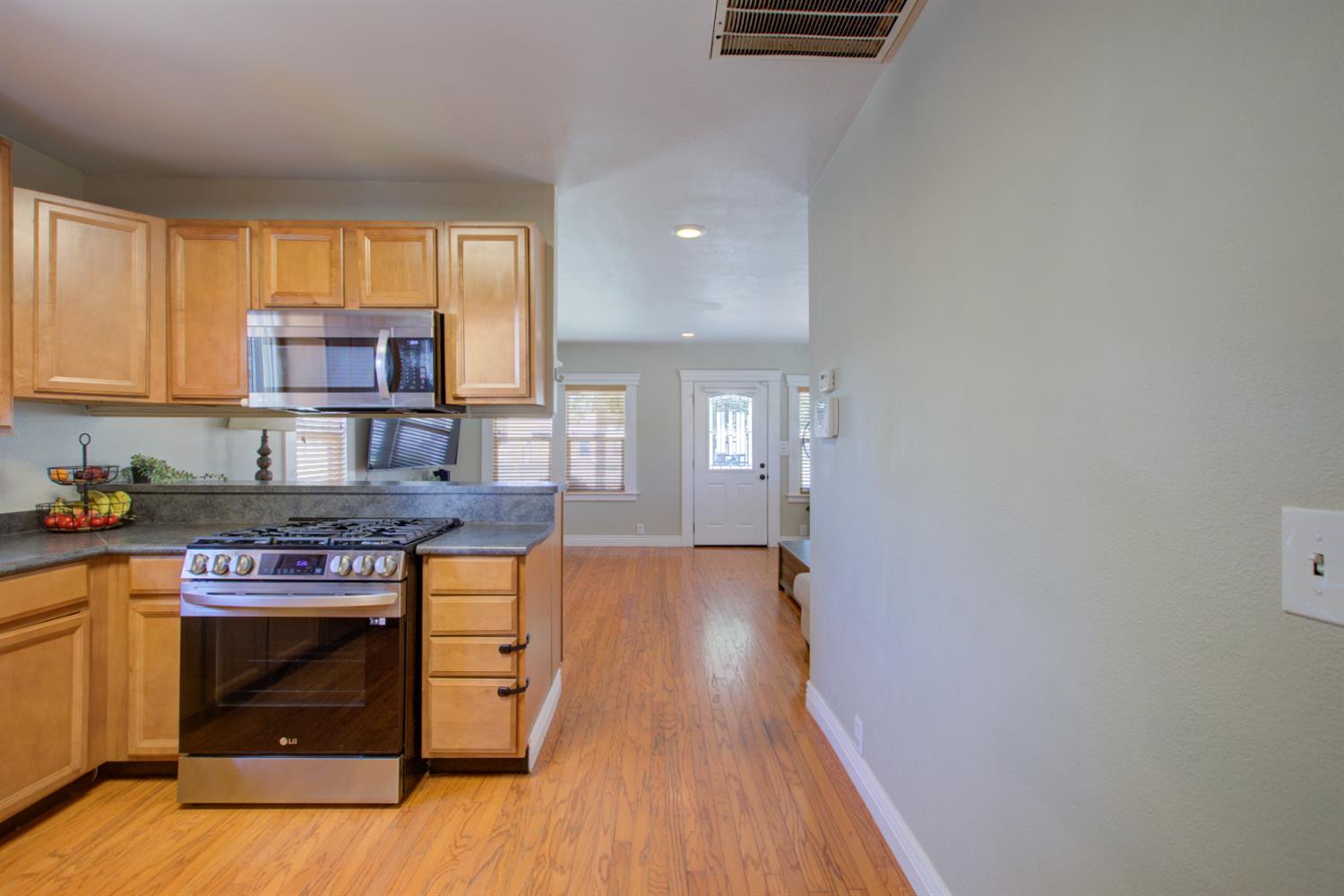 2468 6th St, Hughson, CA 95326