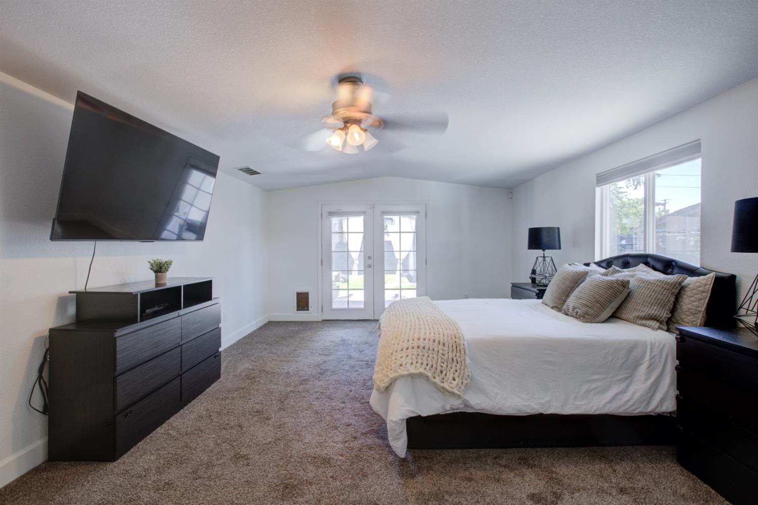 2468 6th St, Hughson, CA 95326