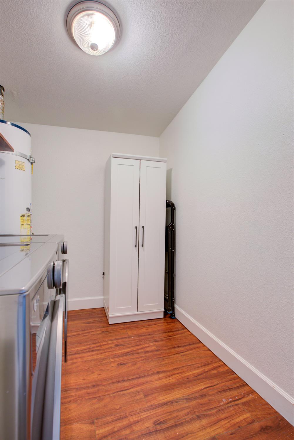 2468 6th St, Hughson, CA 95326
