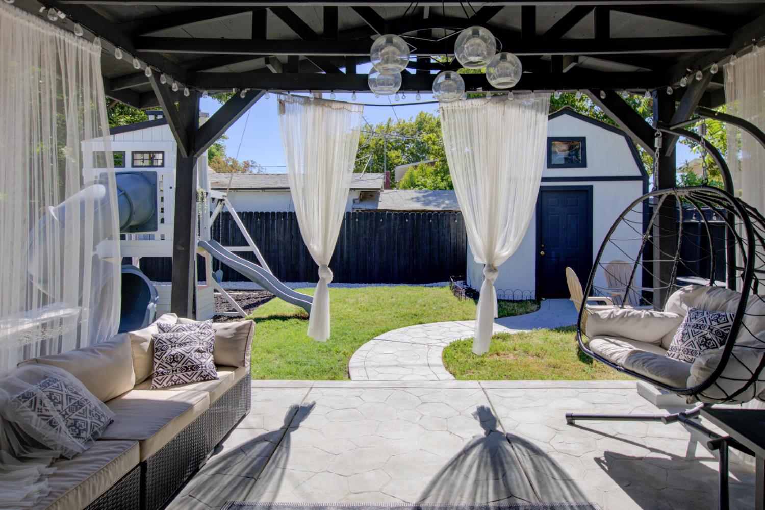 2468 6th St, Hughson, CA 95326