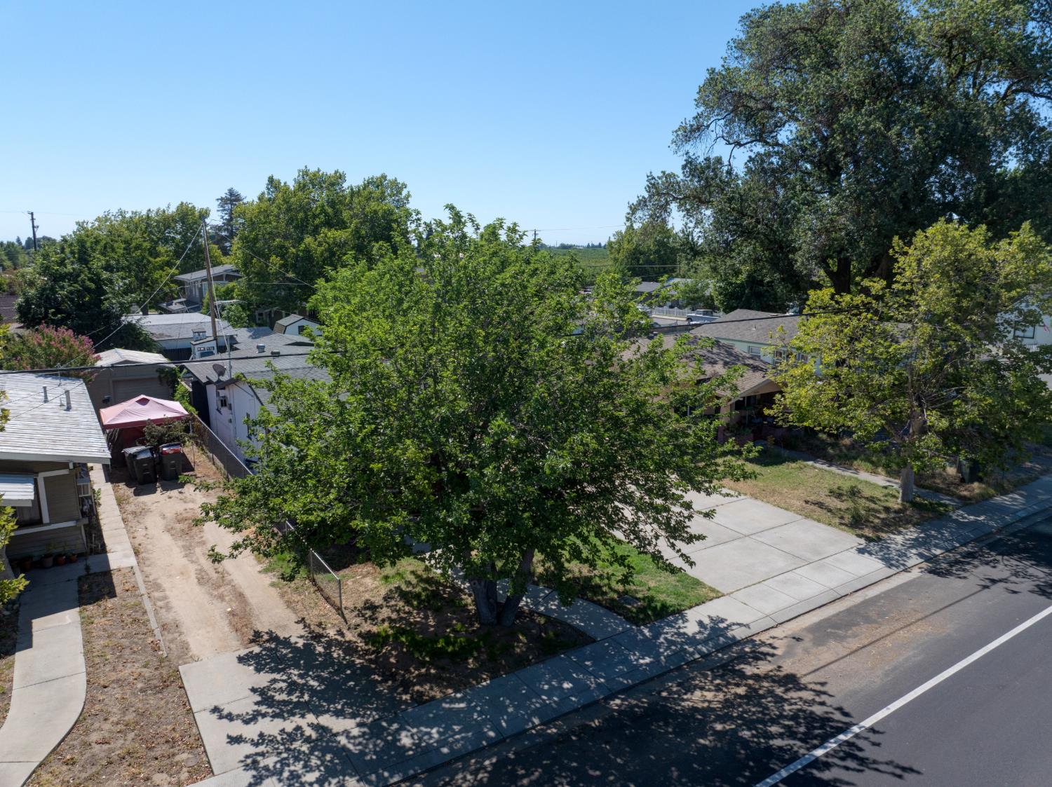 2468 6th St, Hughson, CA 95326