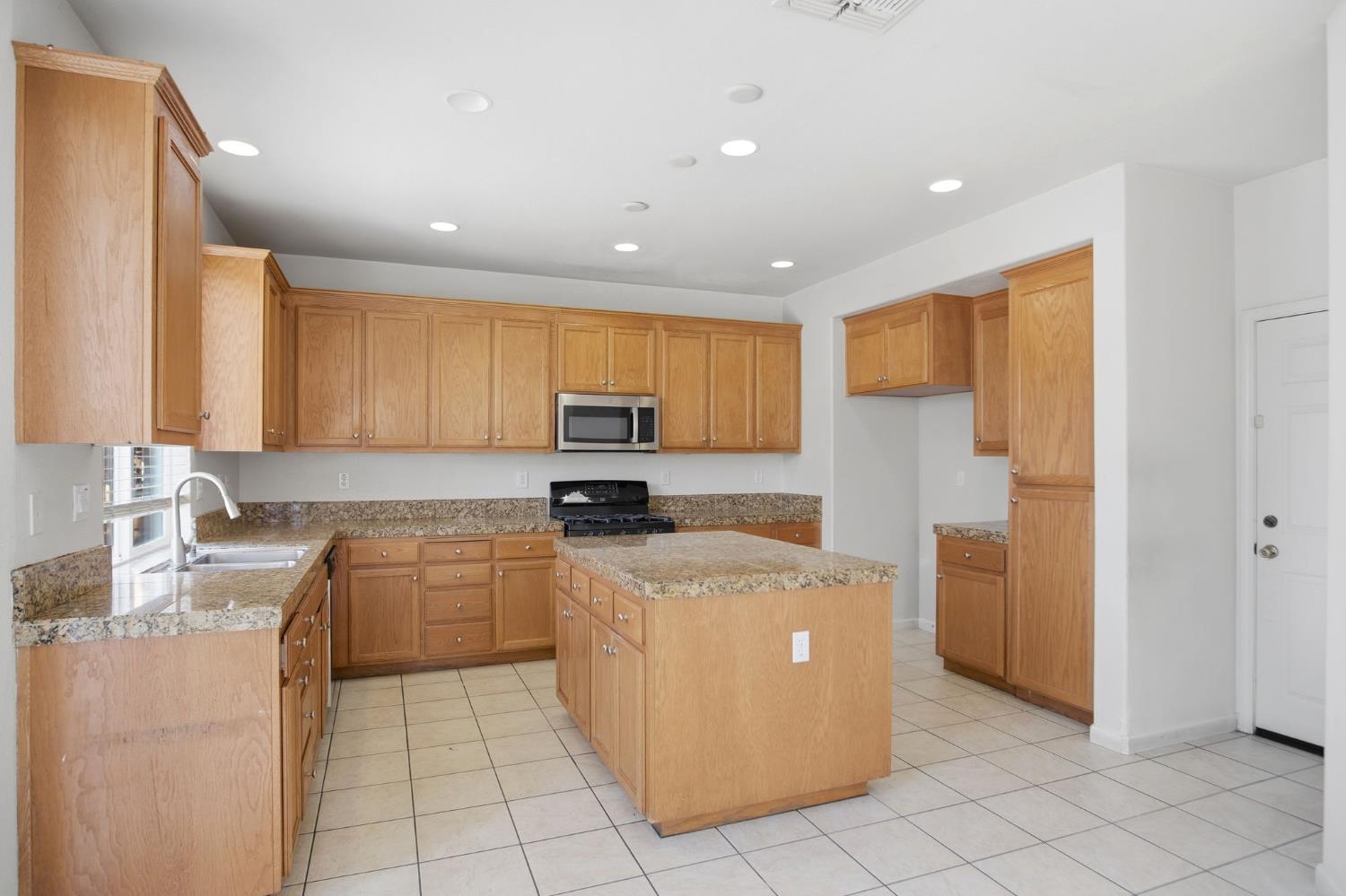 3648 Fallview Ave, Ceres, CA 95307
