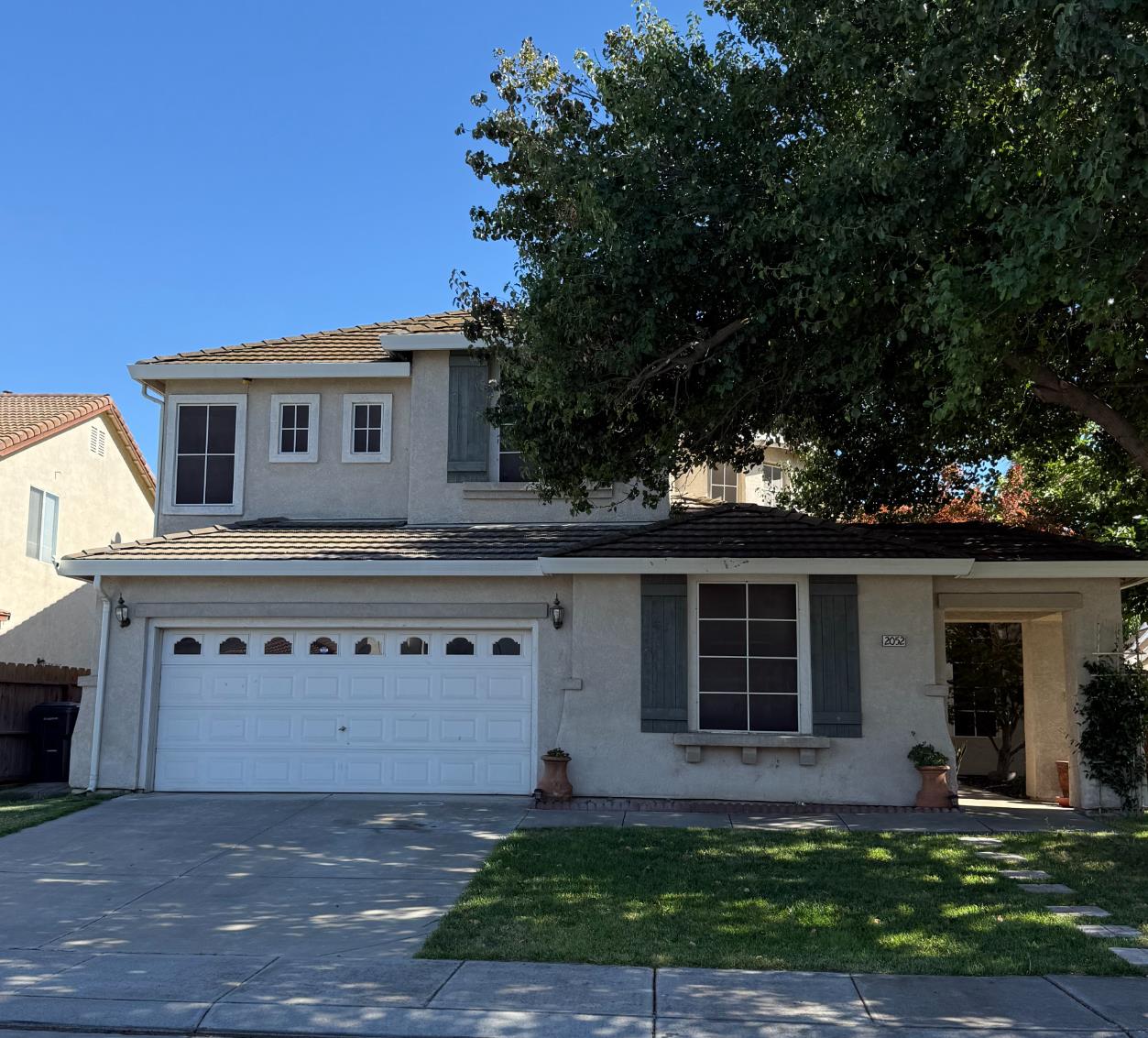2052 Licstal Ct, Manteca, CA 95337