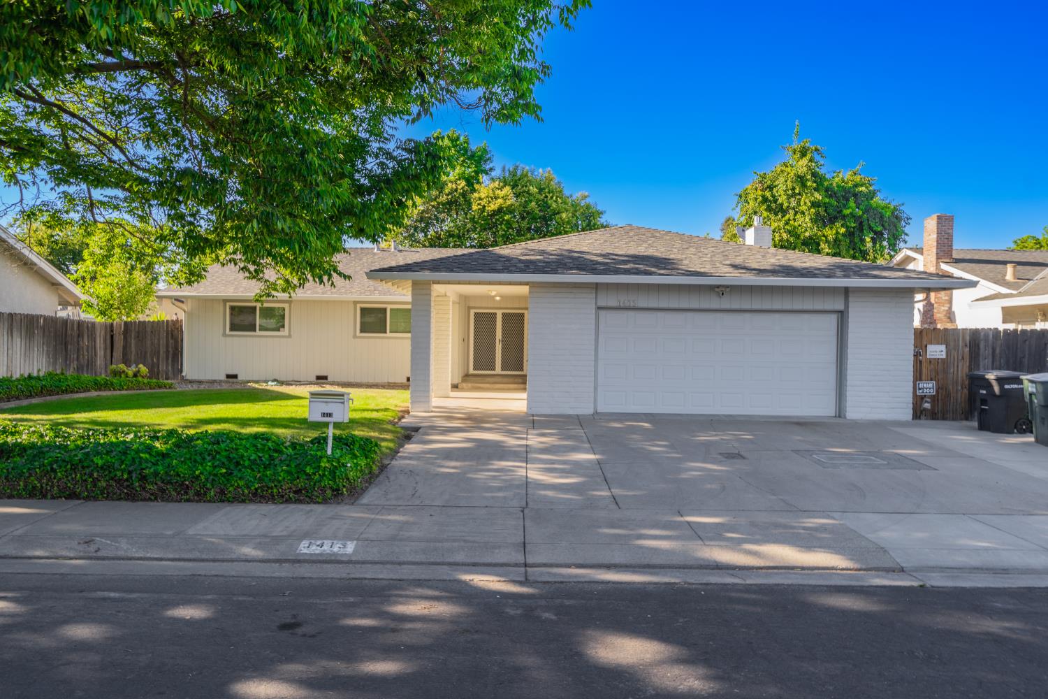1413 Clovewood Ave, Modesto, CA 95355