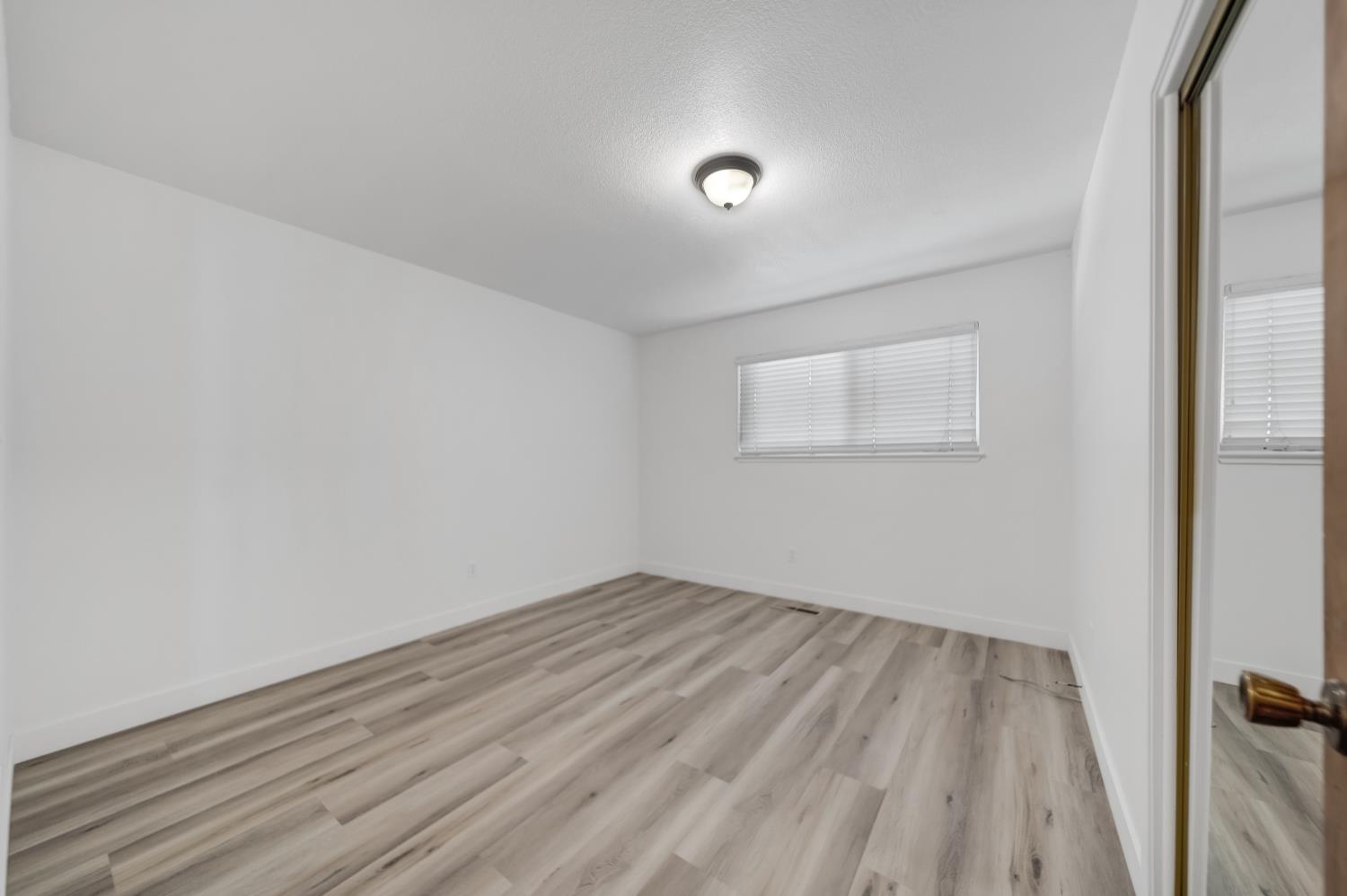 1413 Clovewood Ave, Modesto, CA 95355