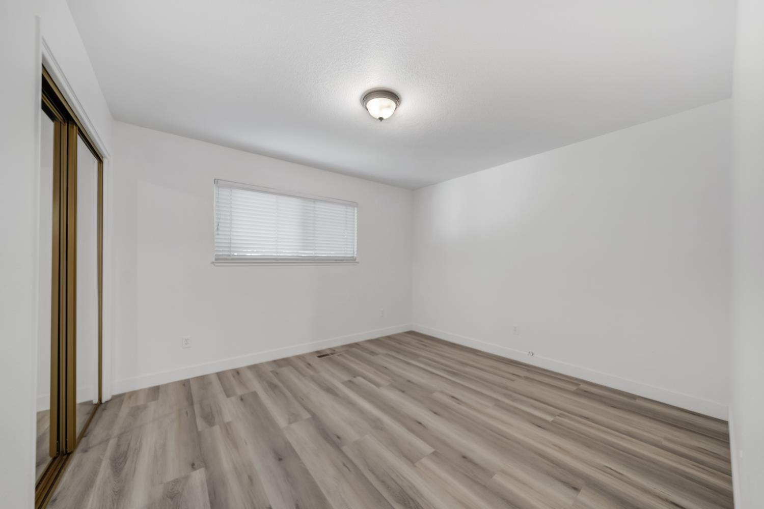 1413 Clovewood Ave, Modesto, CA 95355