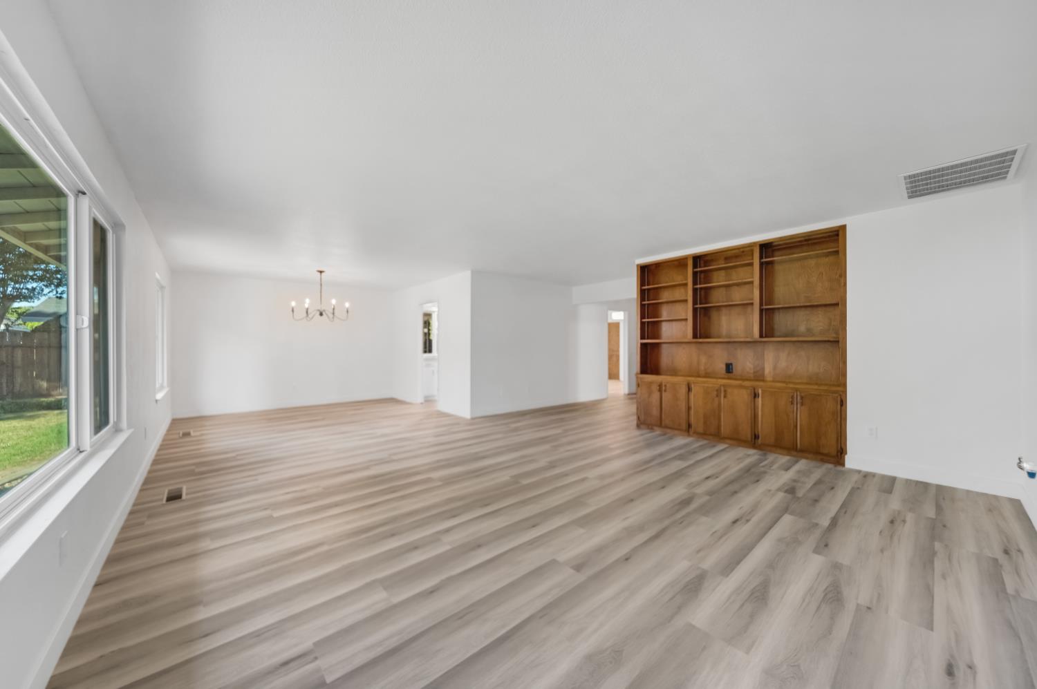 1413 Clovewood Ave, Modesto, CA 95355