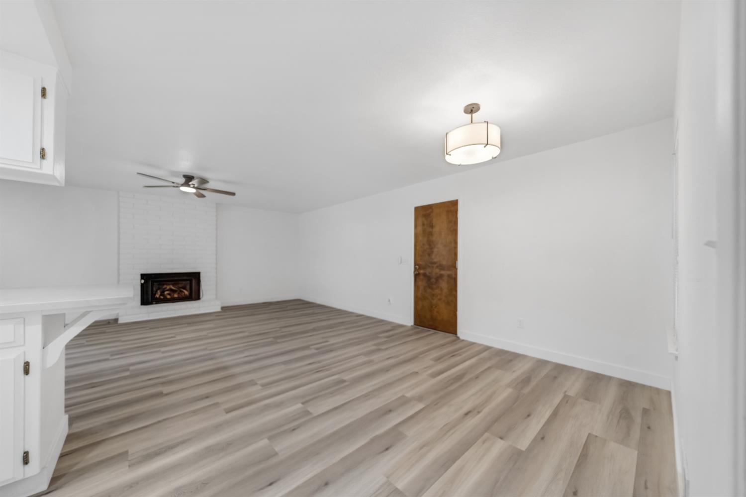 1413 Clovewood Ave, Modesto, CA 95355