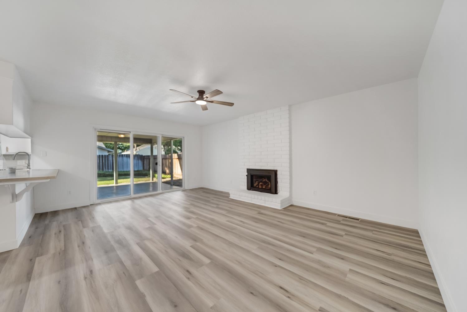 1413 Clovewood Ave, Modesto, CA 95355
