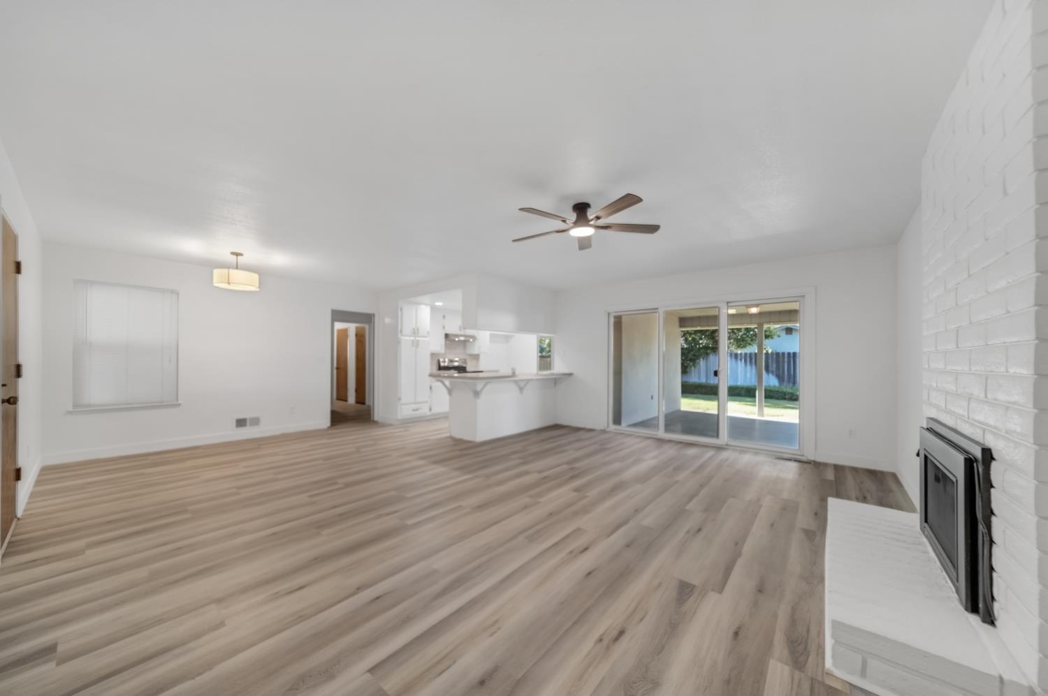 1413 Clovewood Ave, Modesto, CA 95355