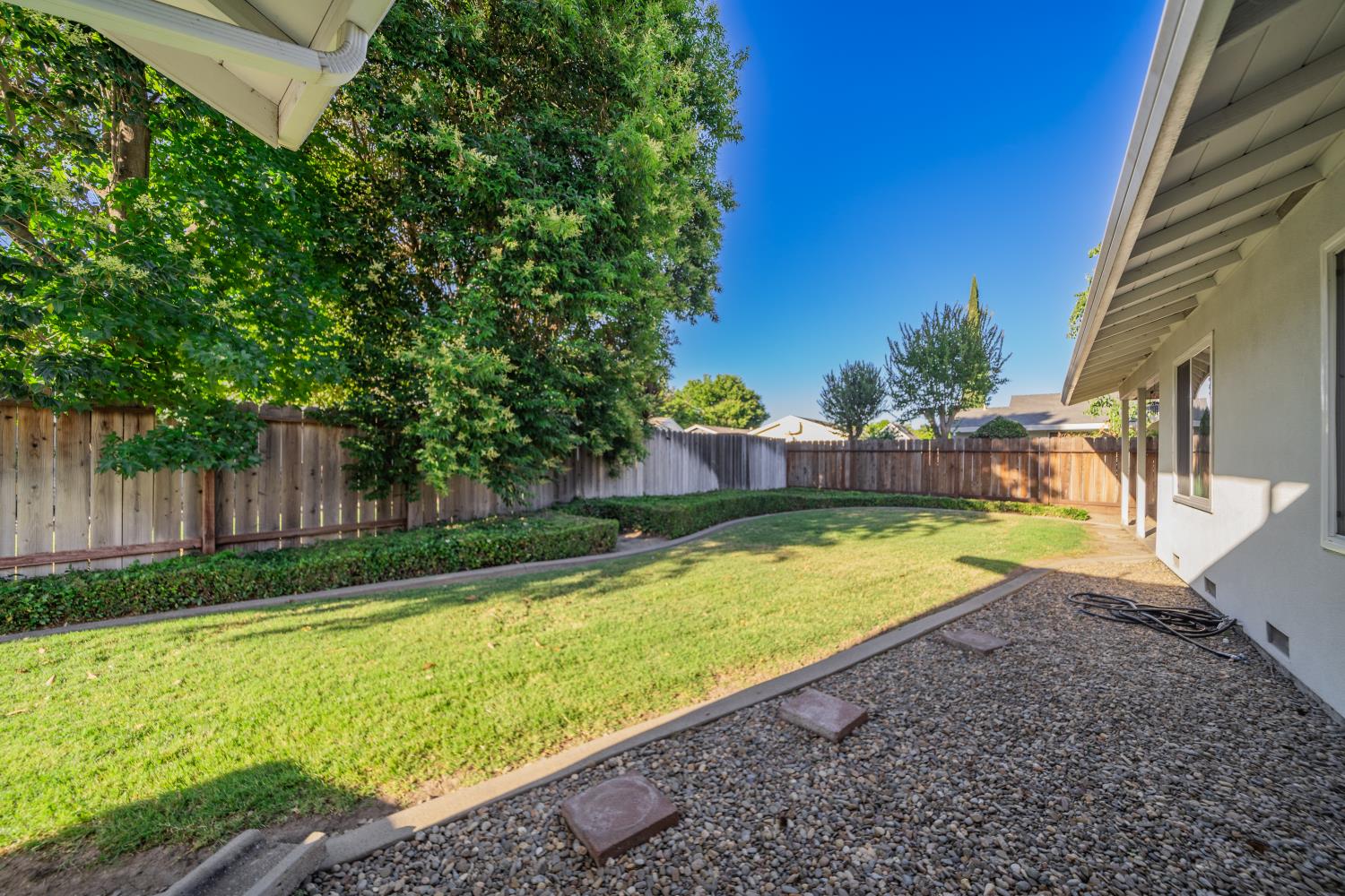1413 Clovewood Ave, Modesto, CA 95355