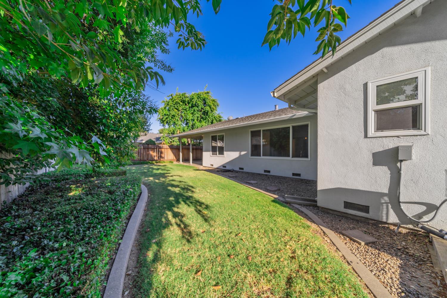 1413 Clovewood Ave, Modesto, CA 95355