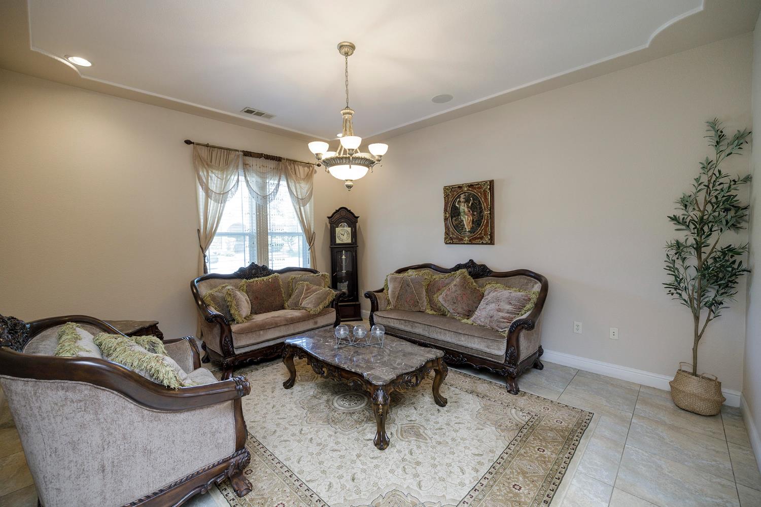 1350 Burman Dr, Turlock, CA 95382