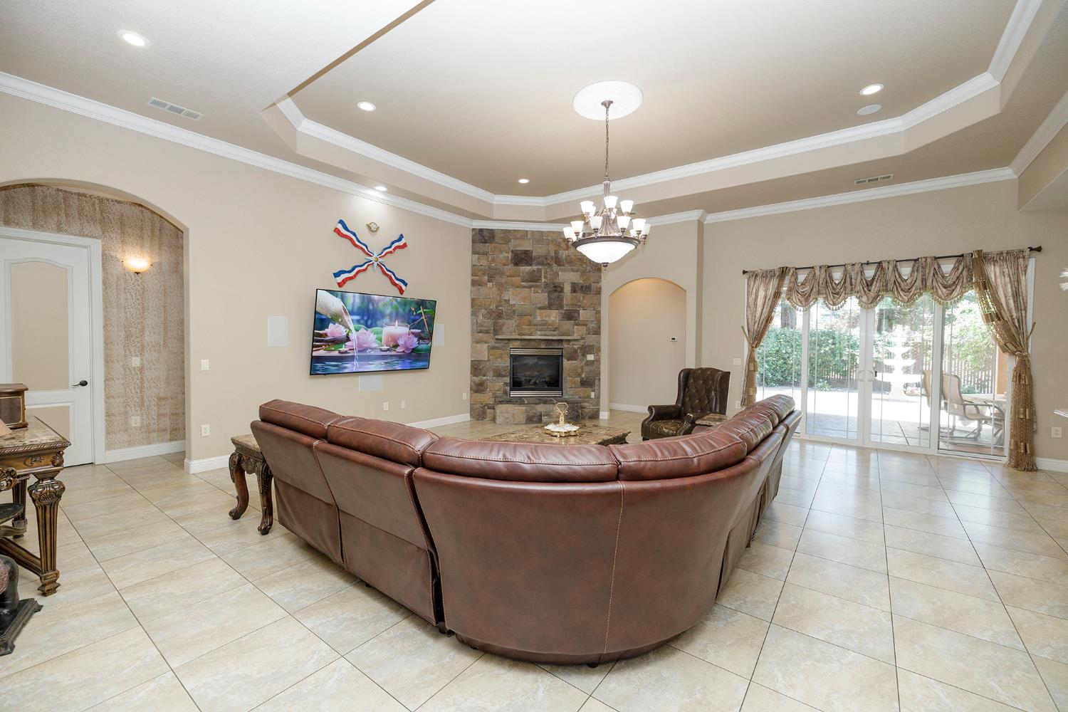 1350 Burman Dr, Turlock, CA 95382