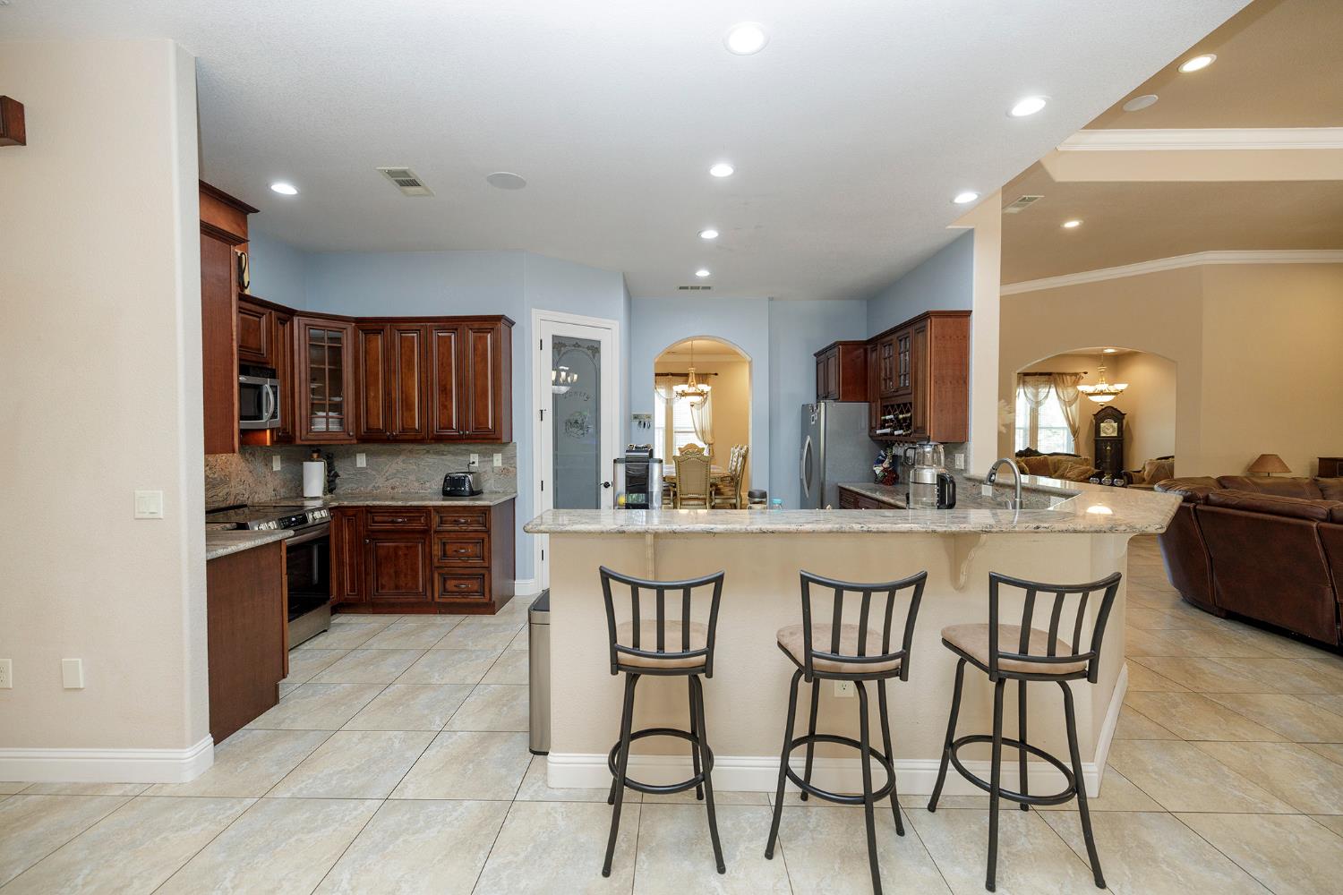 1350 Burman Dr, Turlock, CA 95382