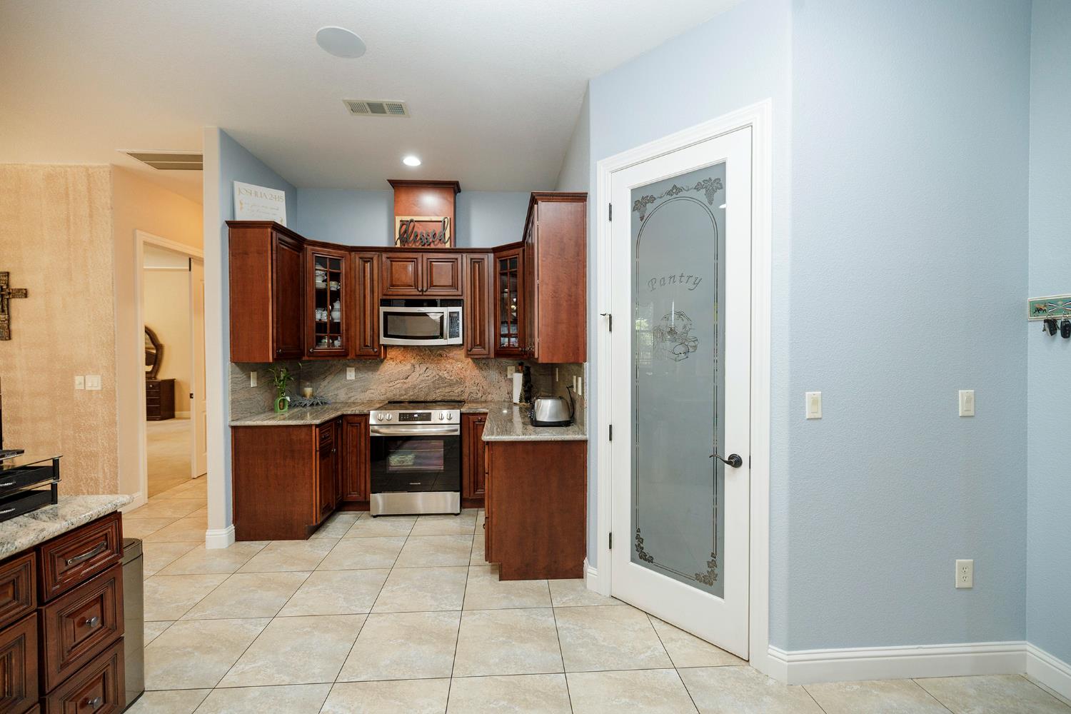 1350 Burman Dr, Turlock, CA 95382