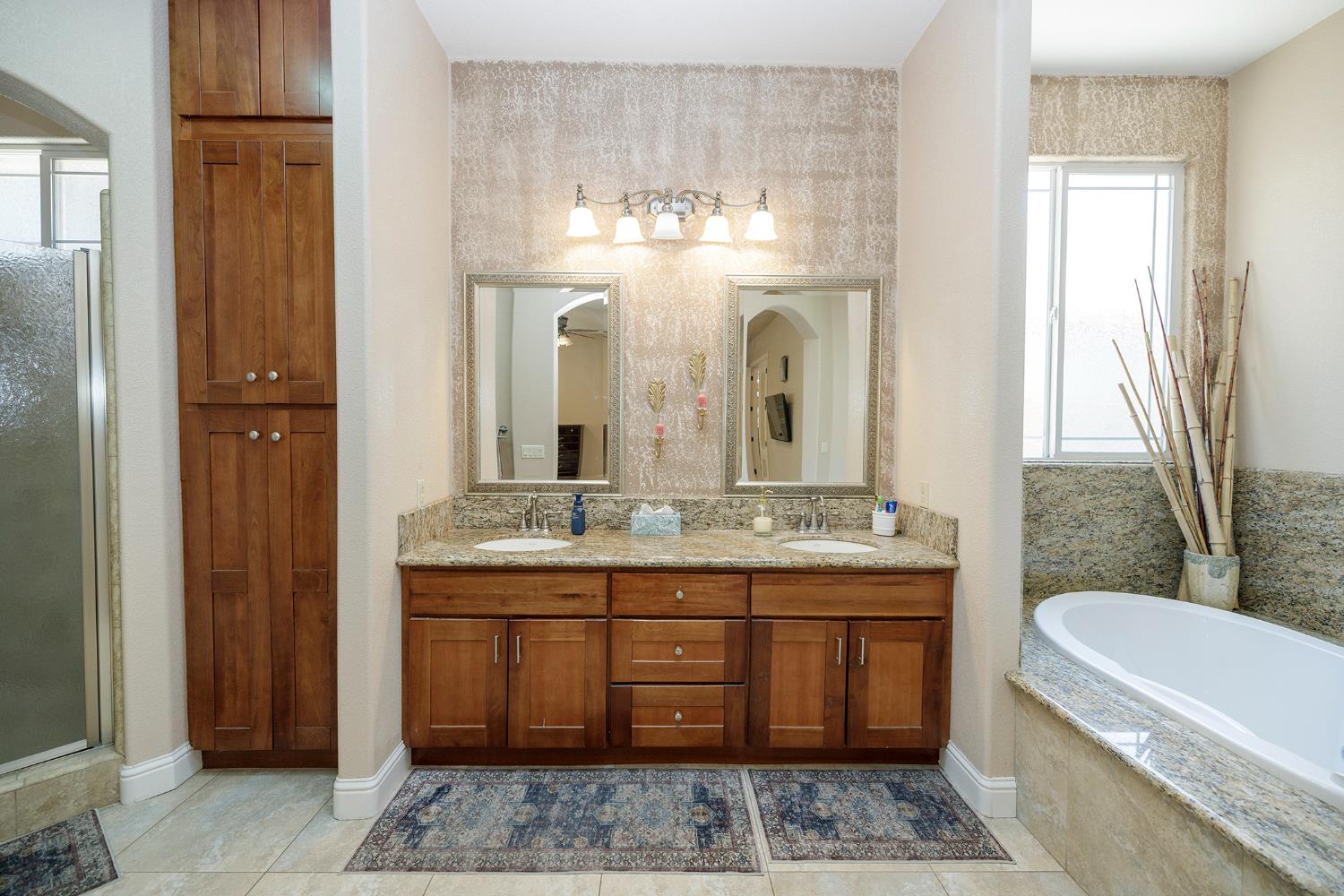 1350 Burman Dr, Turlock, CA 95382