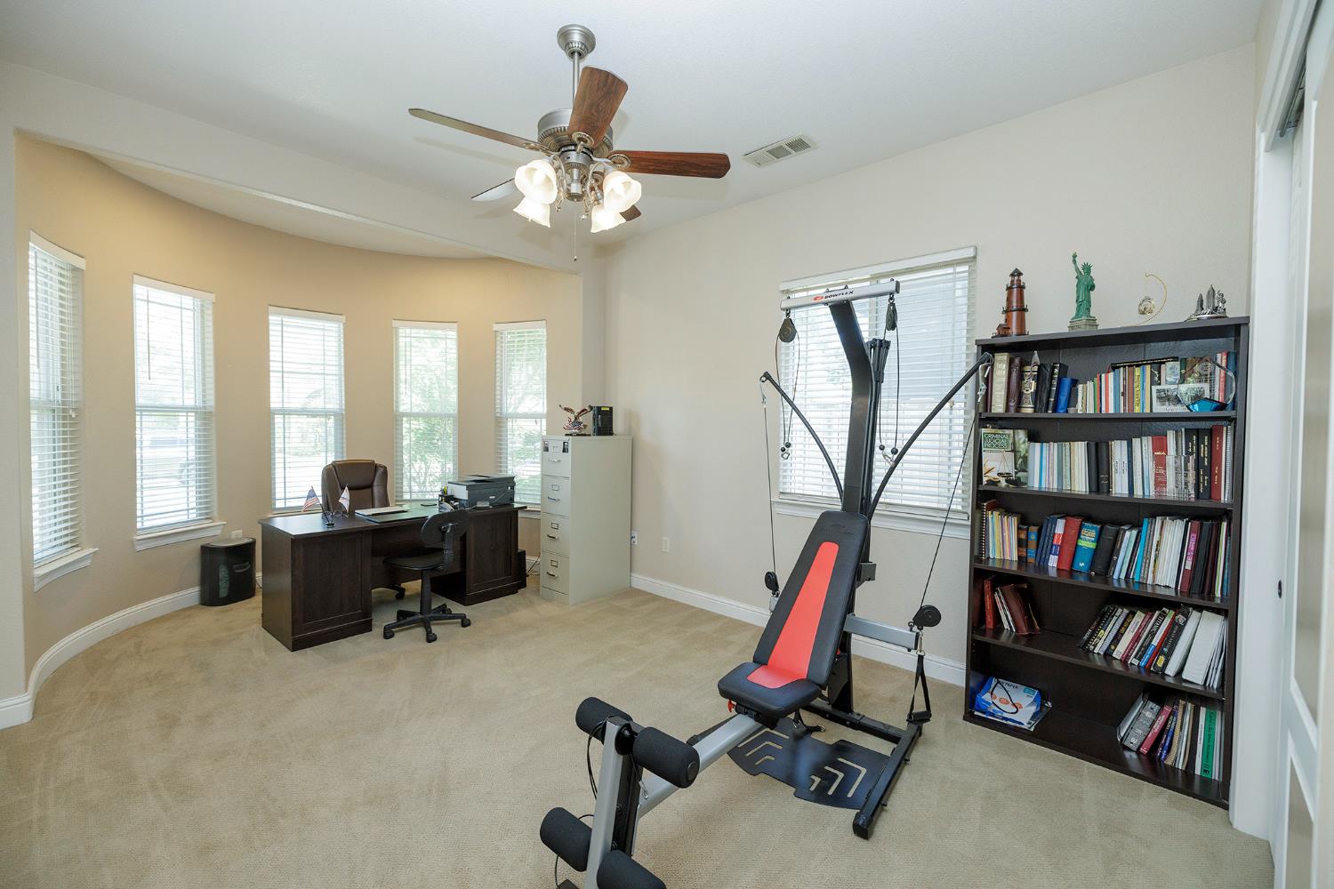 1350 Burman Dr, Turlock, CA 95382