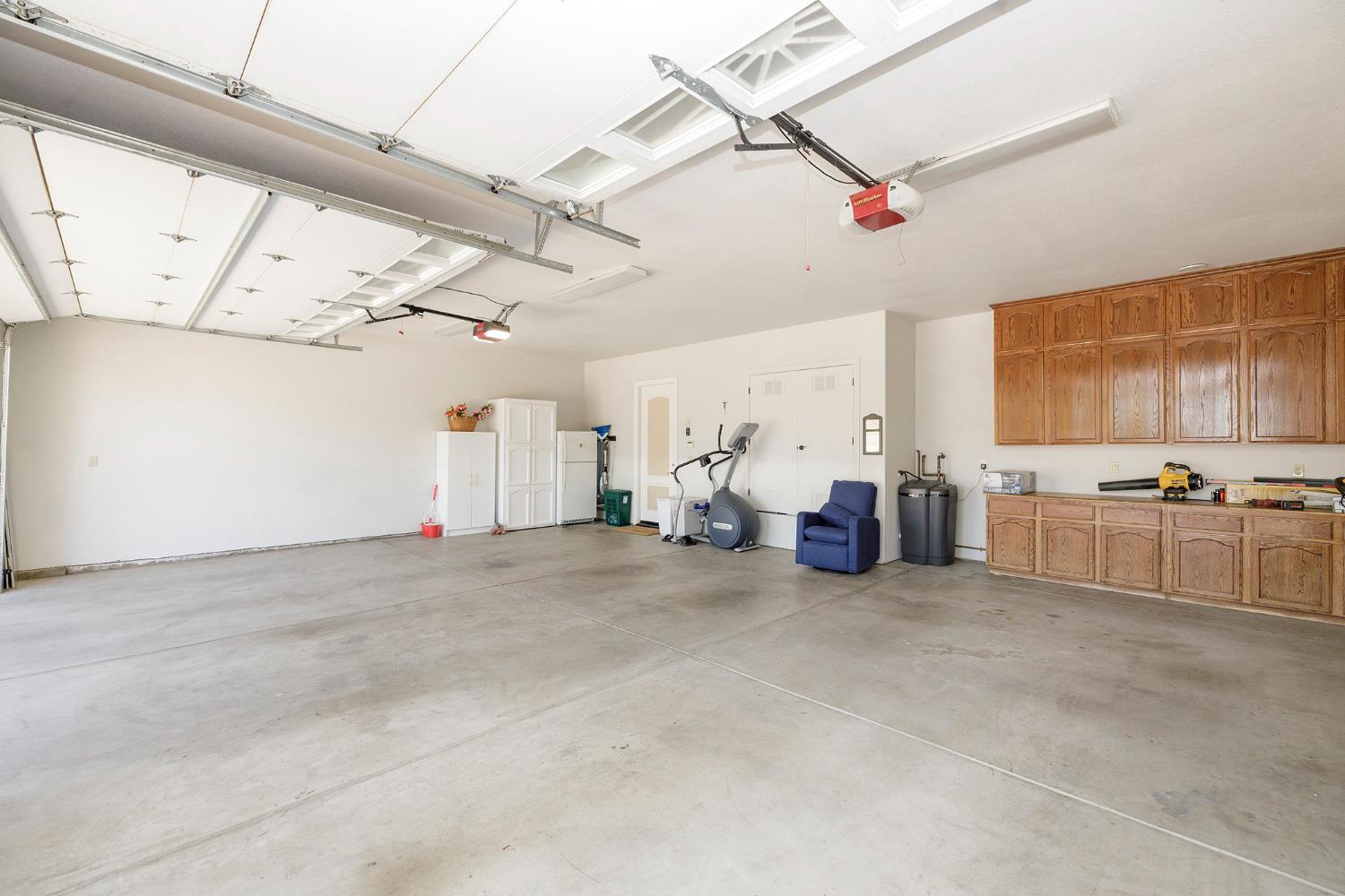 1350 Burman Dr, Turlock, CA 95382