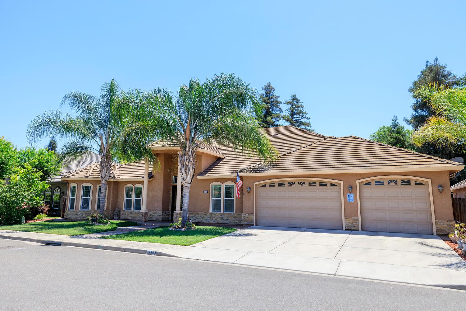 1350 Burman Dr, Turlock, CA 95382